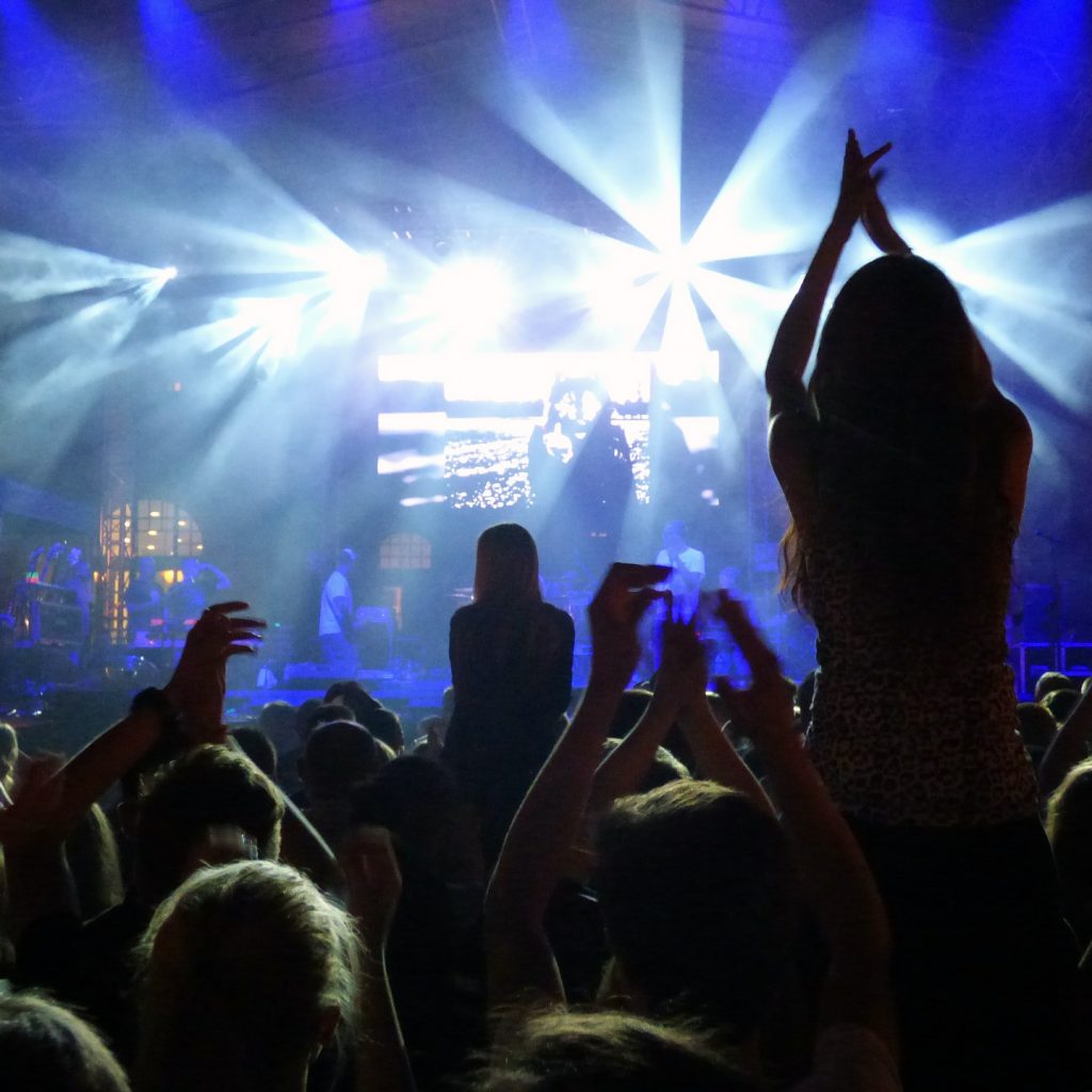 penggemar lblia Aku Bukan Sekedar Penggemar: Cara Melatih Bahasa Inggris Secara Fun