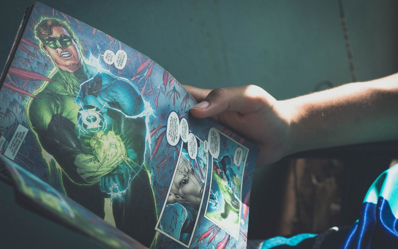 Picture Comic BOOM!!! Tahukah Kamu Bahwa Membaca Komik Merupakan Salah Satu Cara Pandai Berbahasa Inggris?