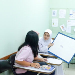 siswa kursus bahasa Inggris LIA Galaxy