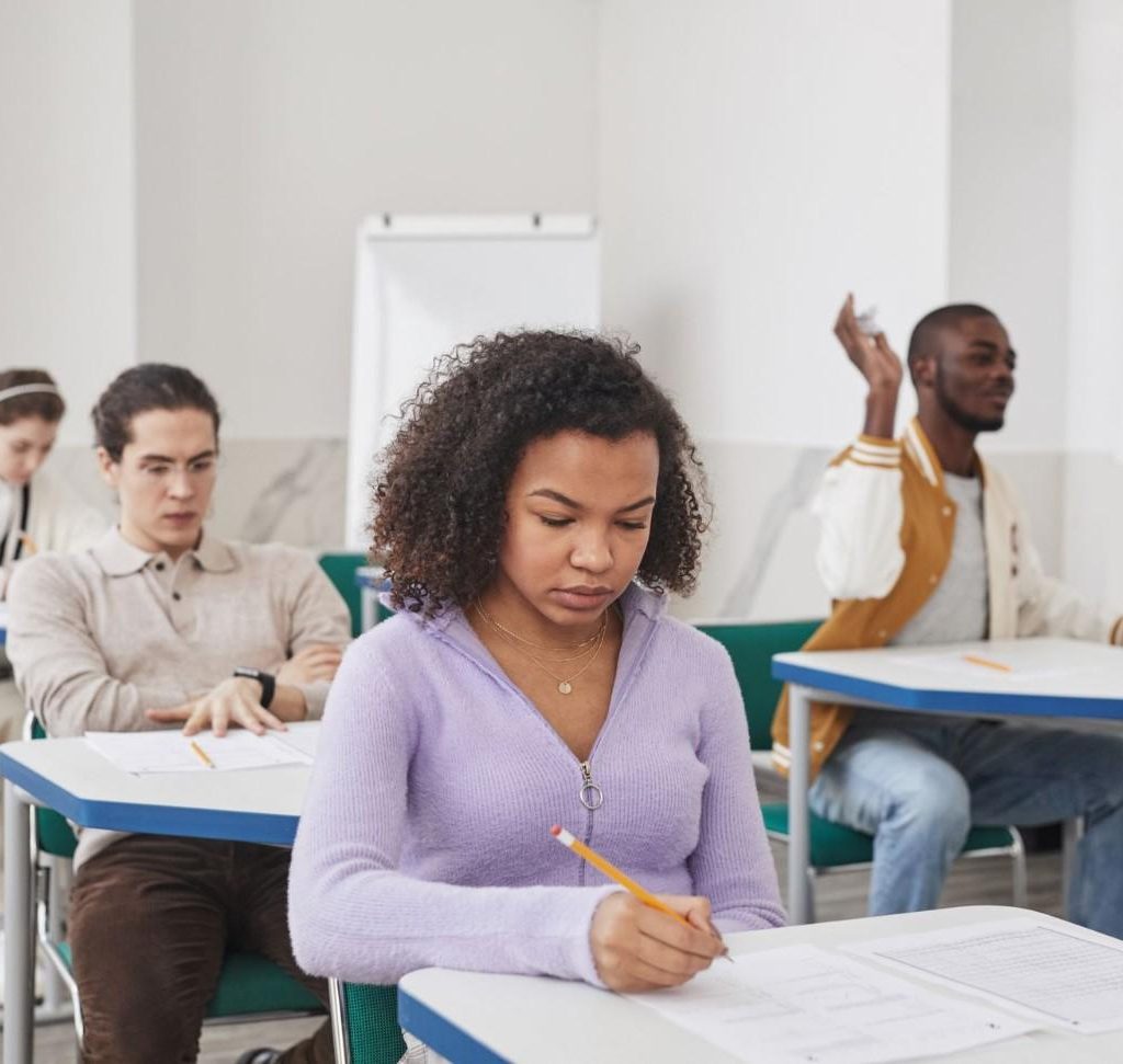 3 Listening Tes TOEFL: 5 Strategi untuk Meningkatkan Skor