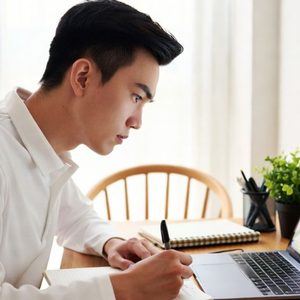 Cara Memilih Kelas Bahasa Inggris Online yang Berkualitas