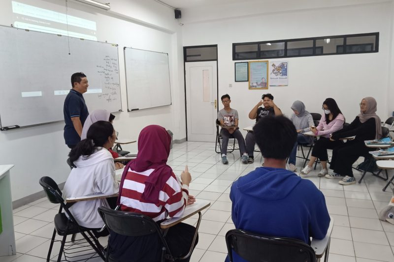 General English for Adults LIA Depok2 scaled General English for Adults LIA Depok2