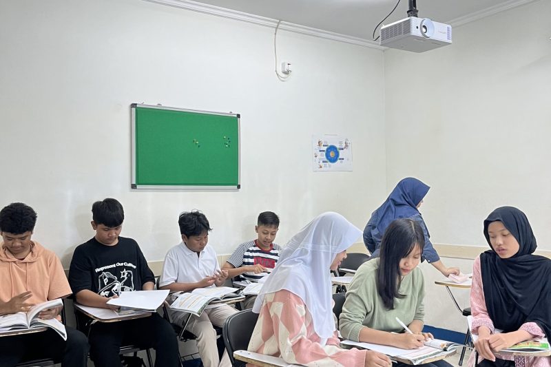 kursus bahasa Inggris SMP LIA Cirebon