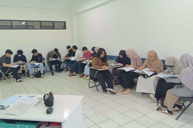 TOEFL Preparation LIA Depok scaled TOEFL Preparation LIA Depok