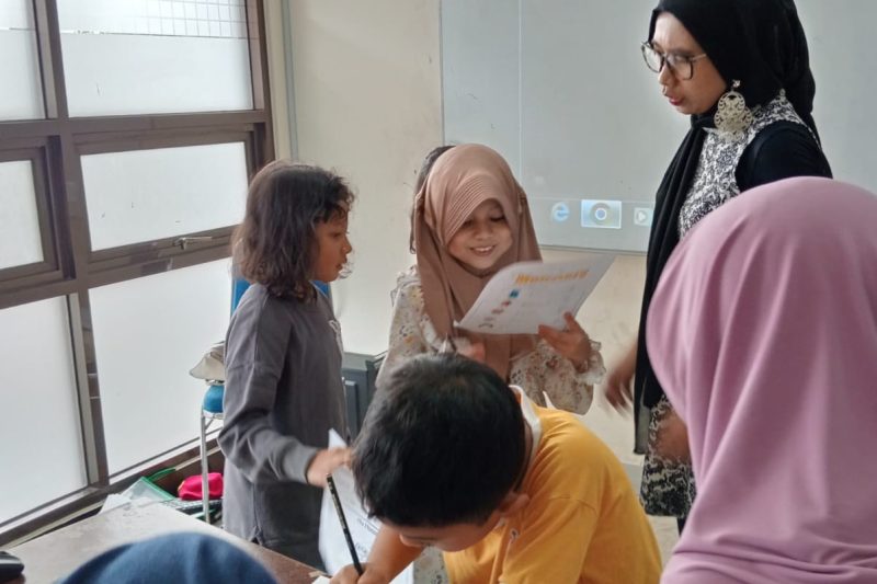 kursus bahasa Inggris SD LIA Cimahi