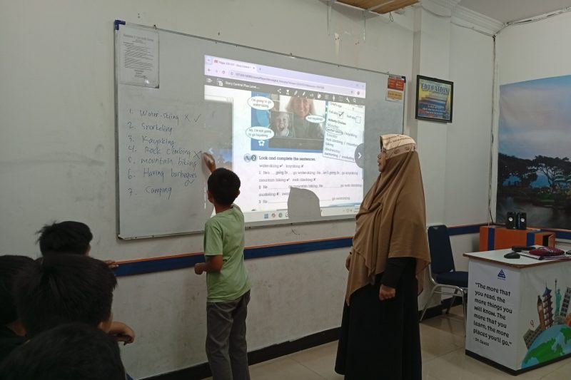 kelas SD LIA Jalanbaru