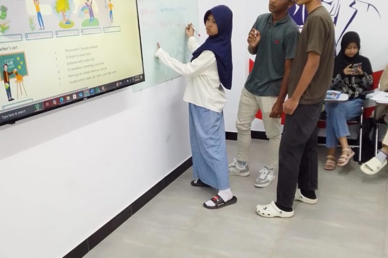 kursus bahasa Inggris LIA Cileungsi