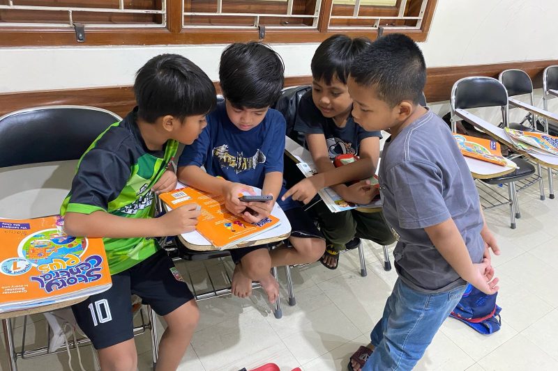 kursus bahasa Inggris LIA surakarta